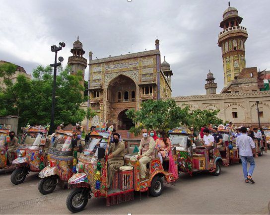 Rickshaw tours, Wazir Khan Mosque